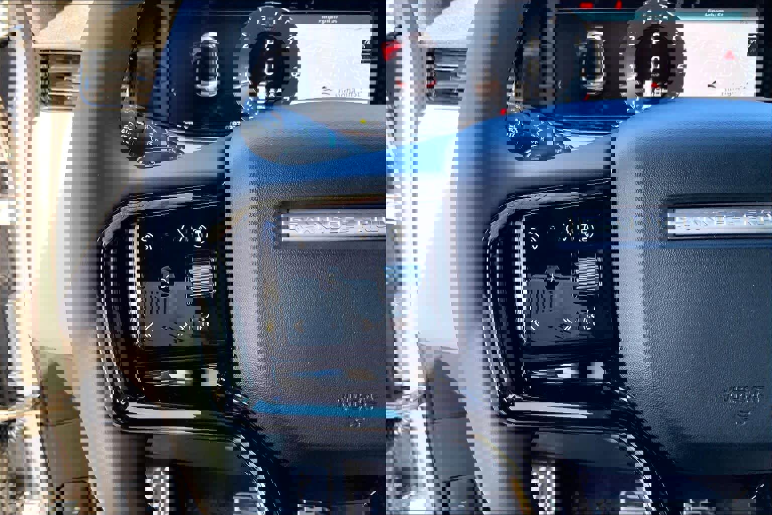 Certified 2026 Land Rover Range Rover Evoque Dynamic SE image 23