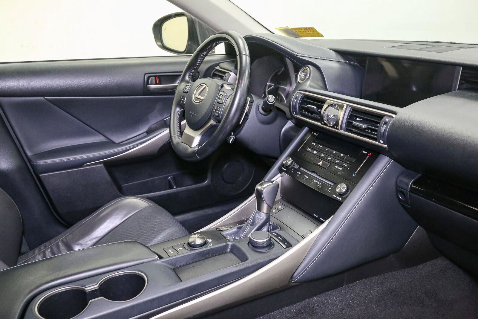 Used 2018 Lexus IS 300 AWD w/ Comfort Package image 18