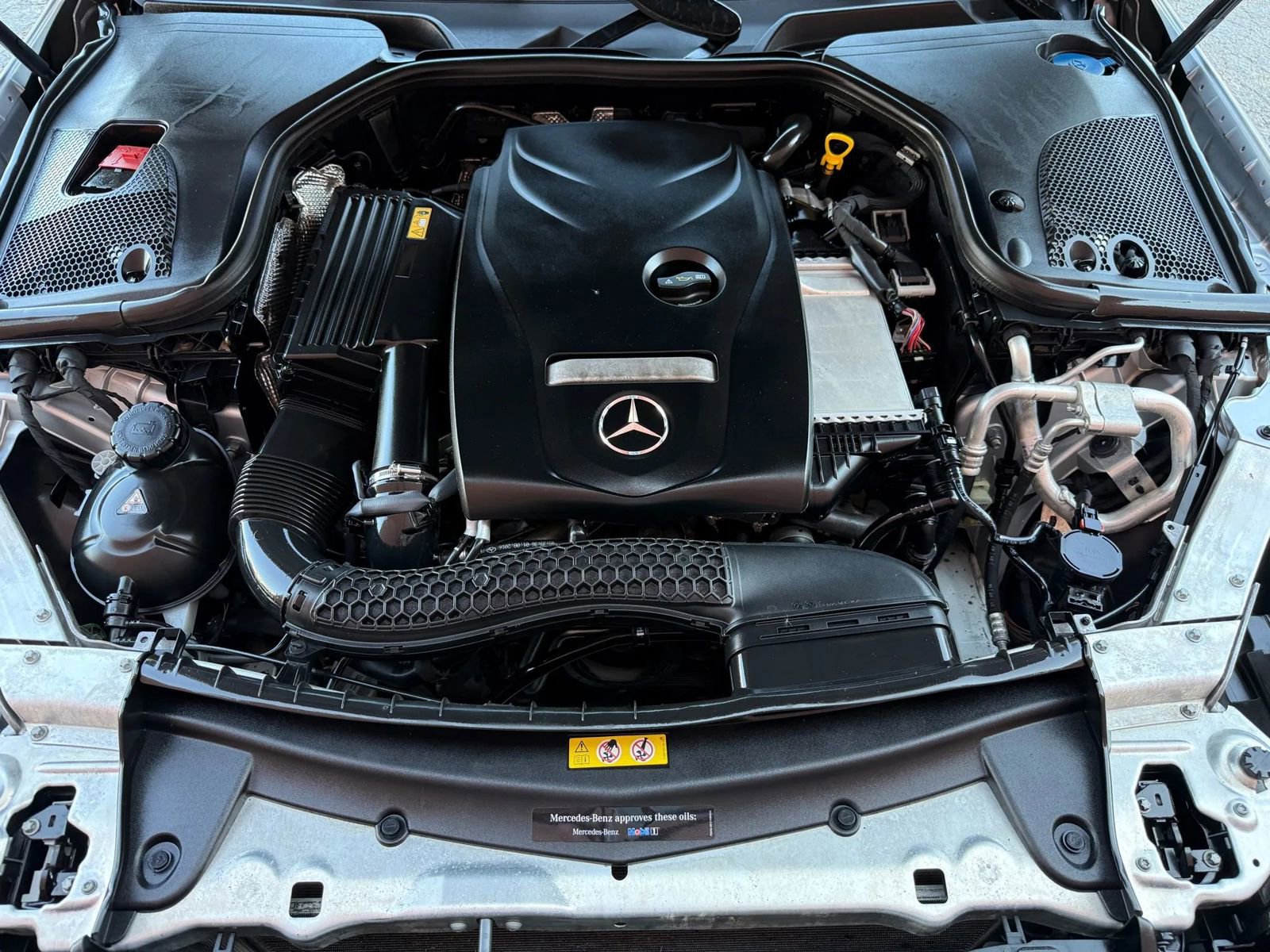 Used 2017 Mercedes-Benz E 300 4MATIC image 23