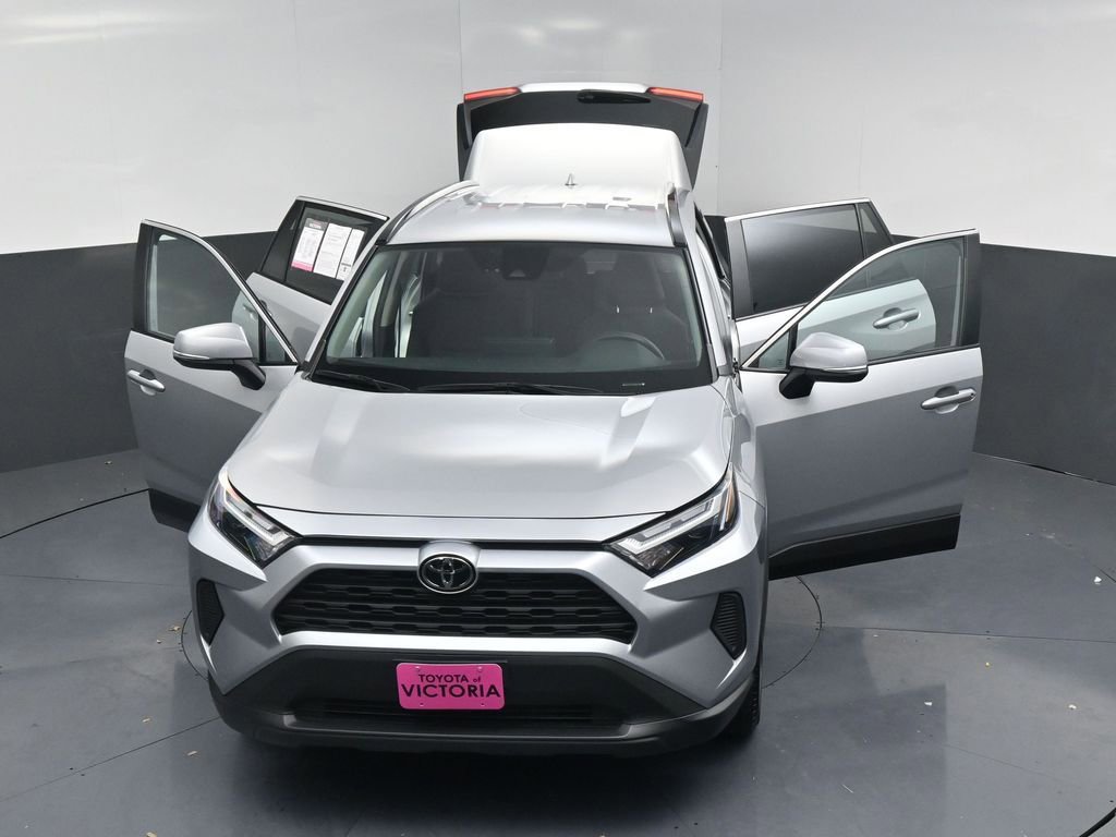 Used 2025 Toyota RAV4 XLE image 25