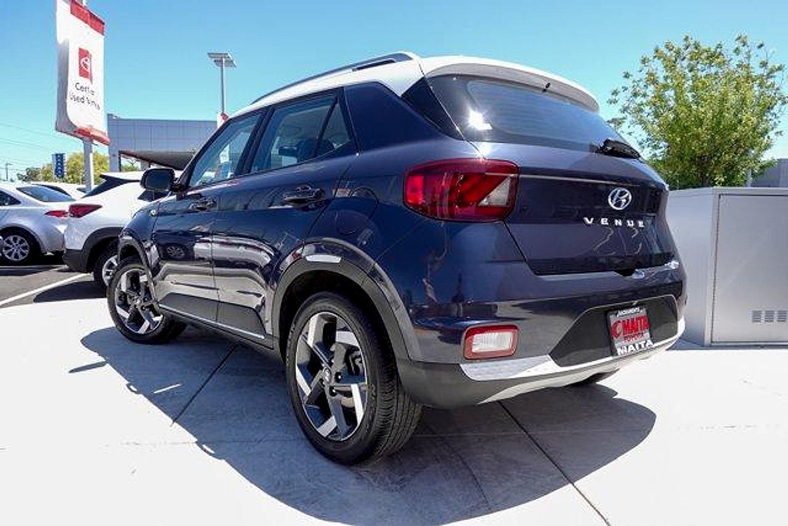 Used 2021 Hyundai Venue FWD image 7