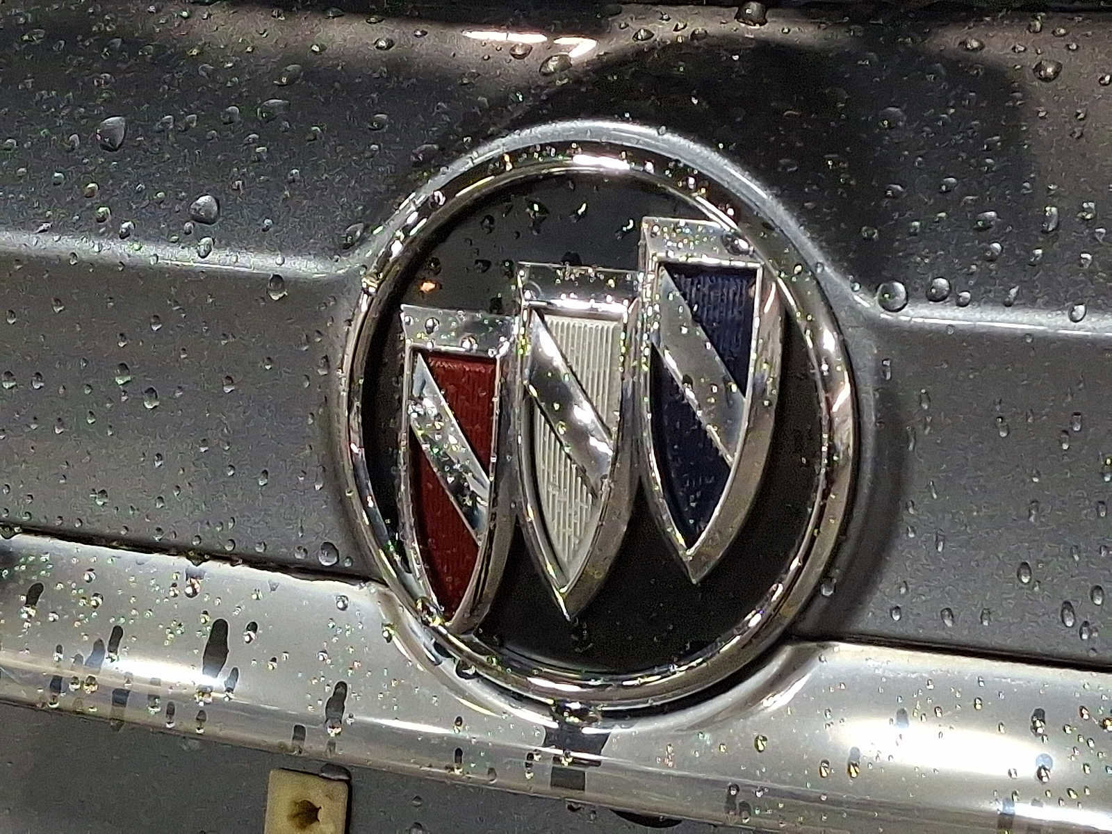 Used 2019 Buick Encore Essence w/ Experience Buick Package image 31