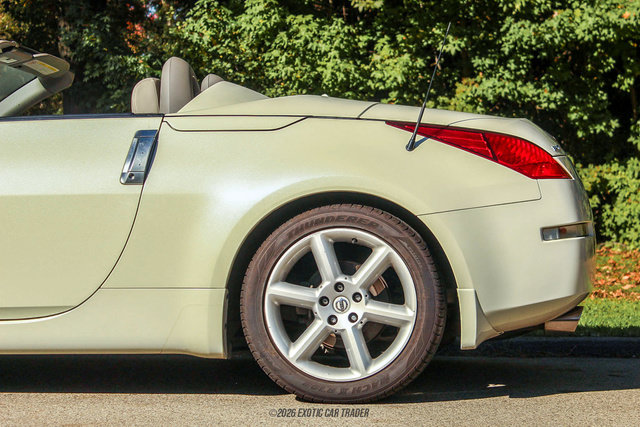 Used 2004 Nissan 350Z Touring RWD image 4
