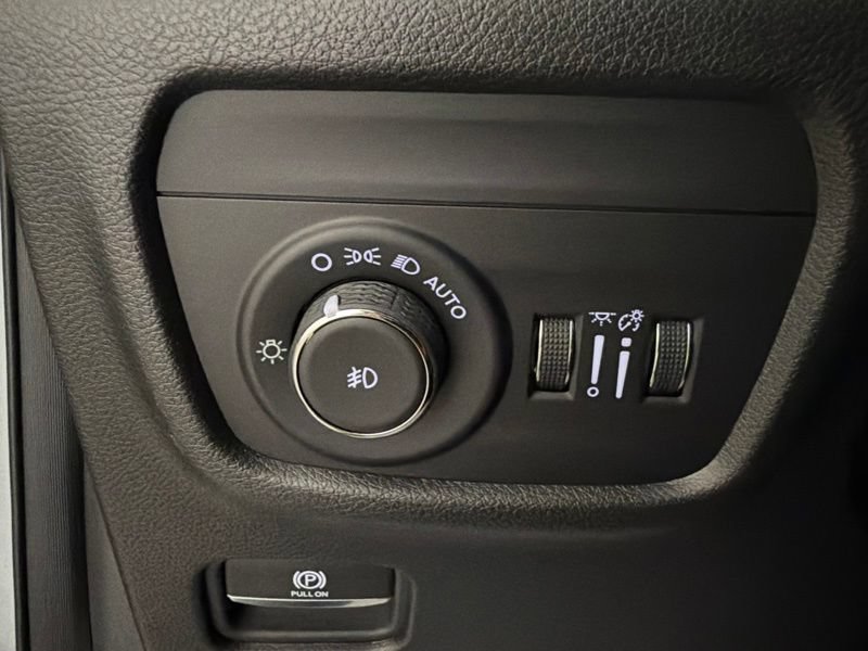 Used 2024 Jeep Grand Cherokee L Limited AWD/4WD image 25