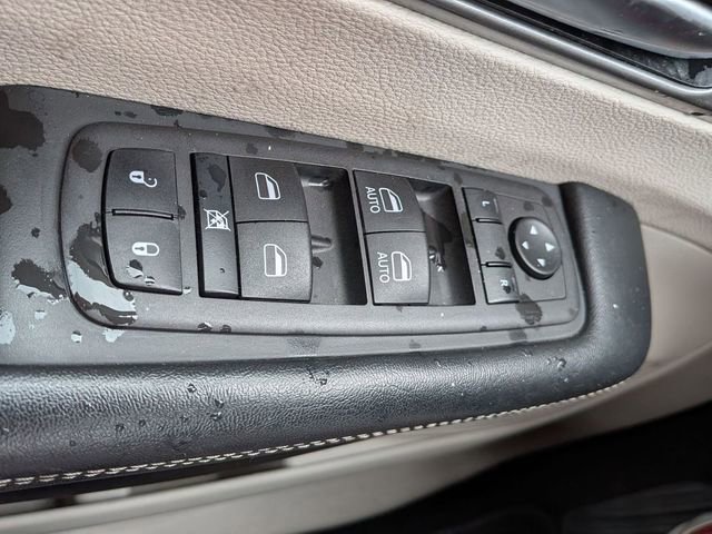 Certified 2023 Chrysler Pacifica Touring-L image 16