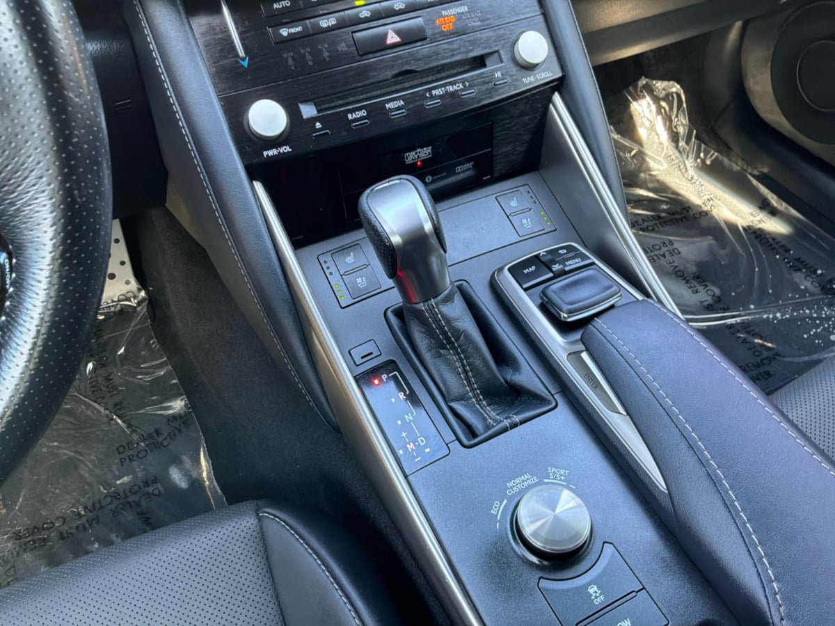 Used 2017 Lexus IS 350 F Sport w/ F Sport Package RWD image 17