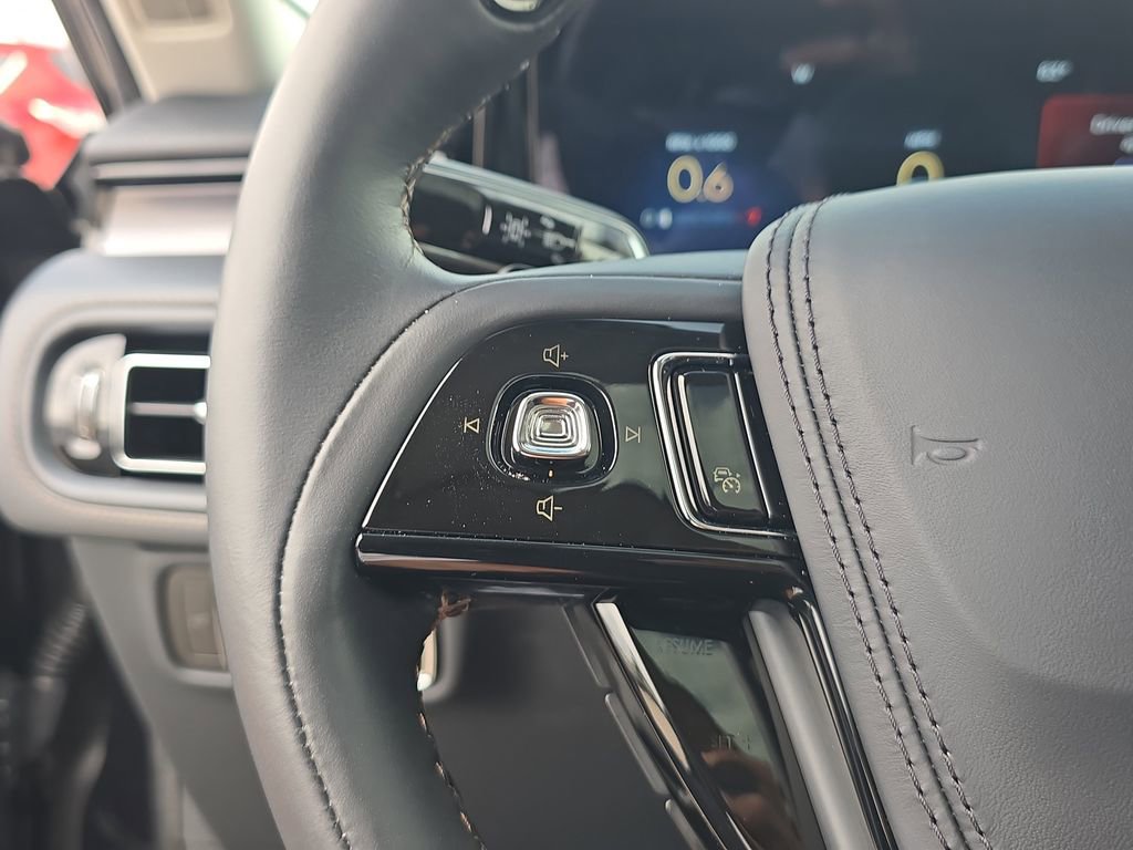 New 2025 Lincoln Aviator 2WD w/ Equipment Group 101A image 31