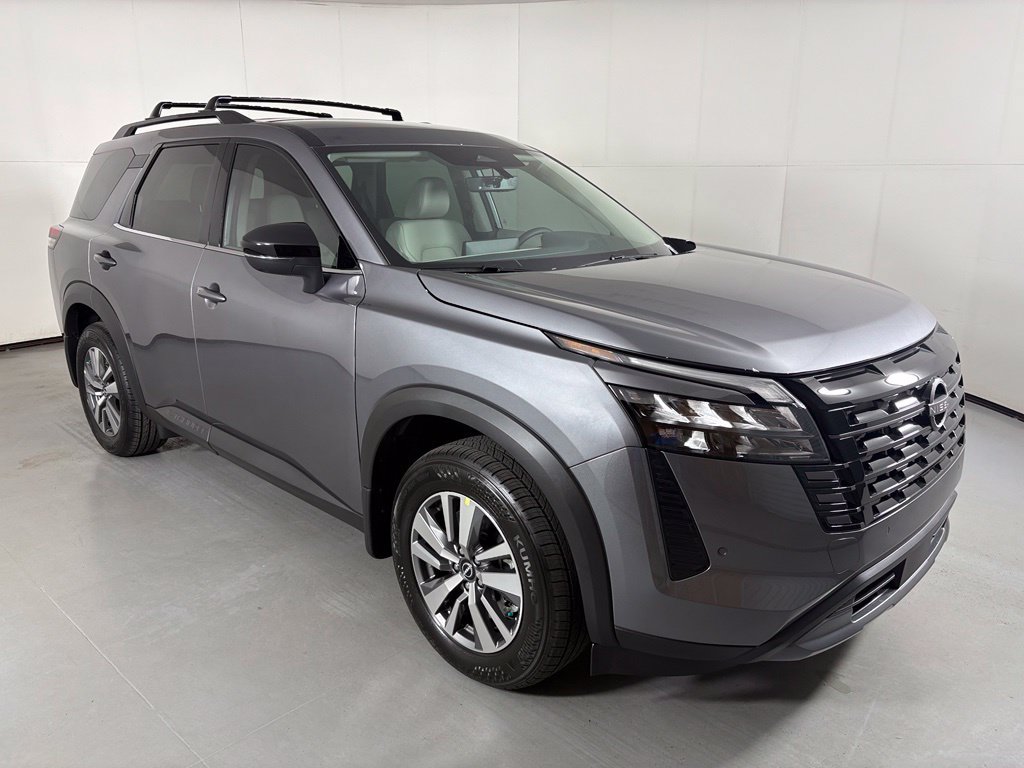 New 2026 Nissan Pathfinder SL FWD image 2