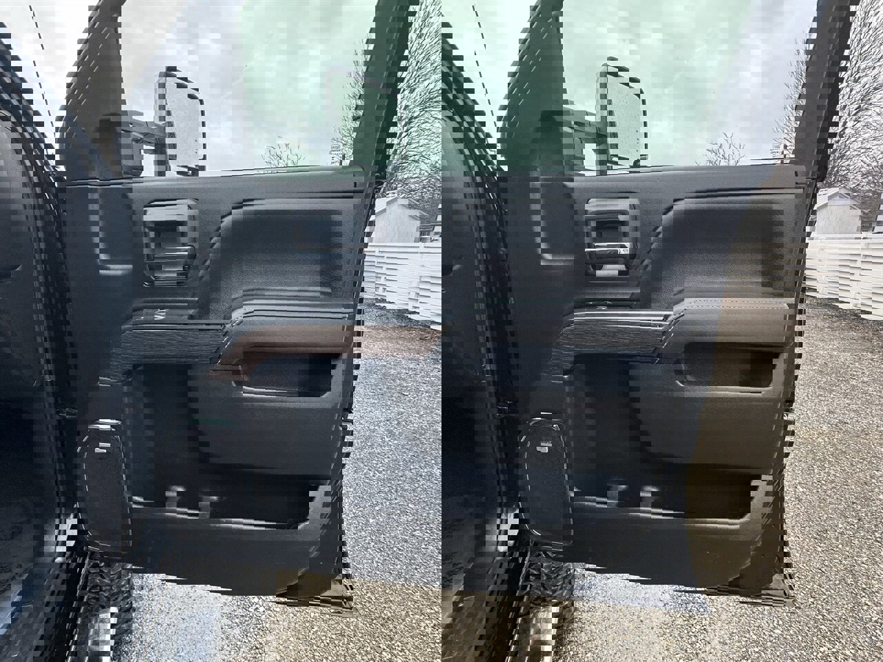 Used 2016 GMC Sierra 3500 Denali w/ Duramax Plus Package image 15