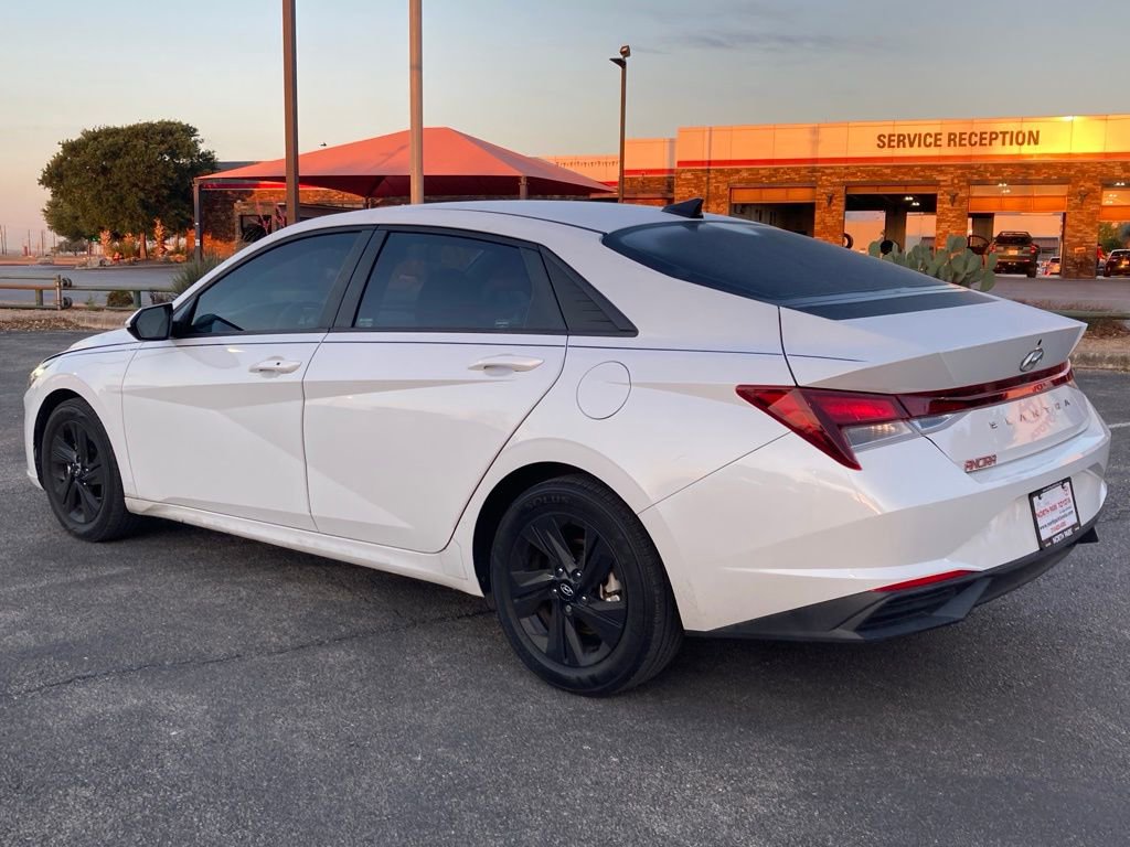 Used 2021 Hyundai Elantra SEL image 6