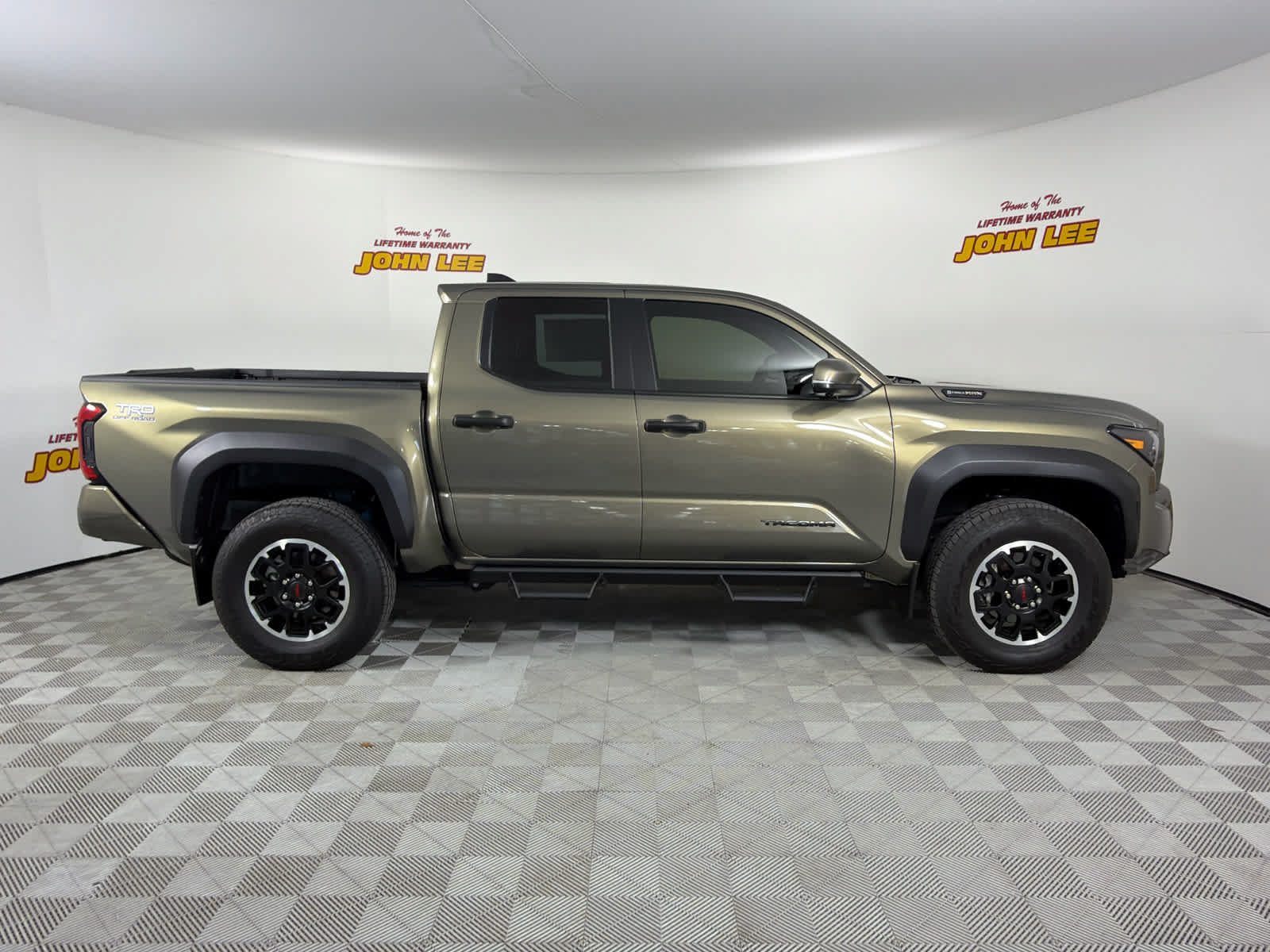 Used 2024 Toyota Tacoma TRD Off-Road w/ TRD Off Road Premium Package AWD/4WD image 7