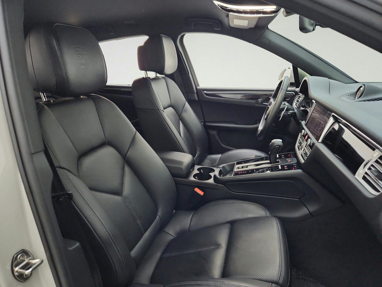 Used 2024 Porsche Macan S AWD/4WD image 29