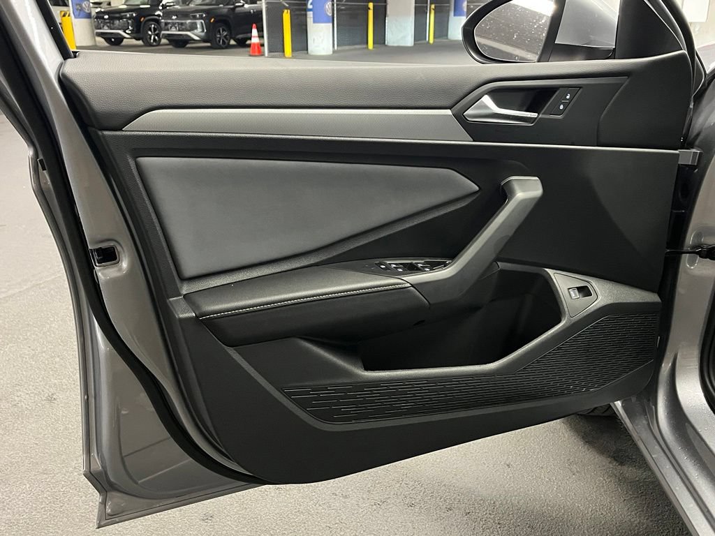 New 2027 Volkswagen Jetta SE FWD image 16
