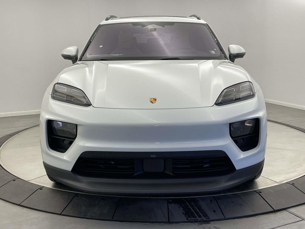 New 2025 Porsche Macan 4S Electric image 10