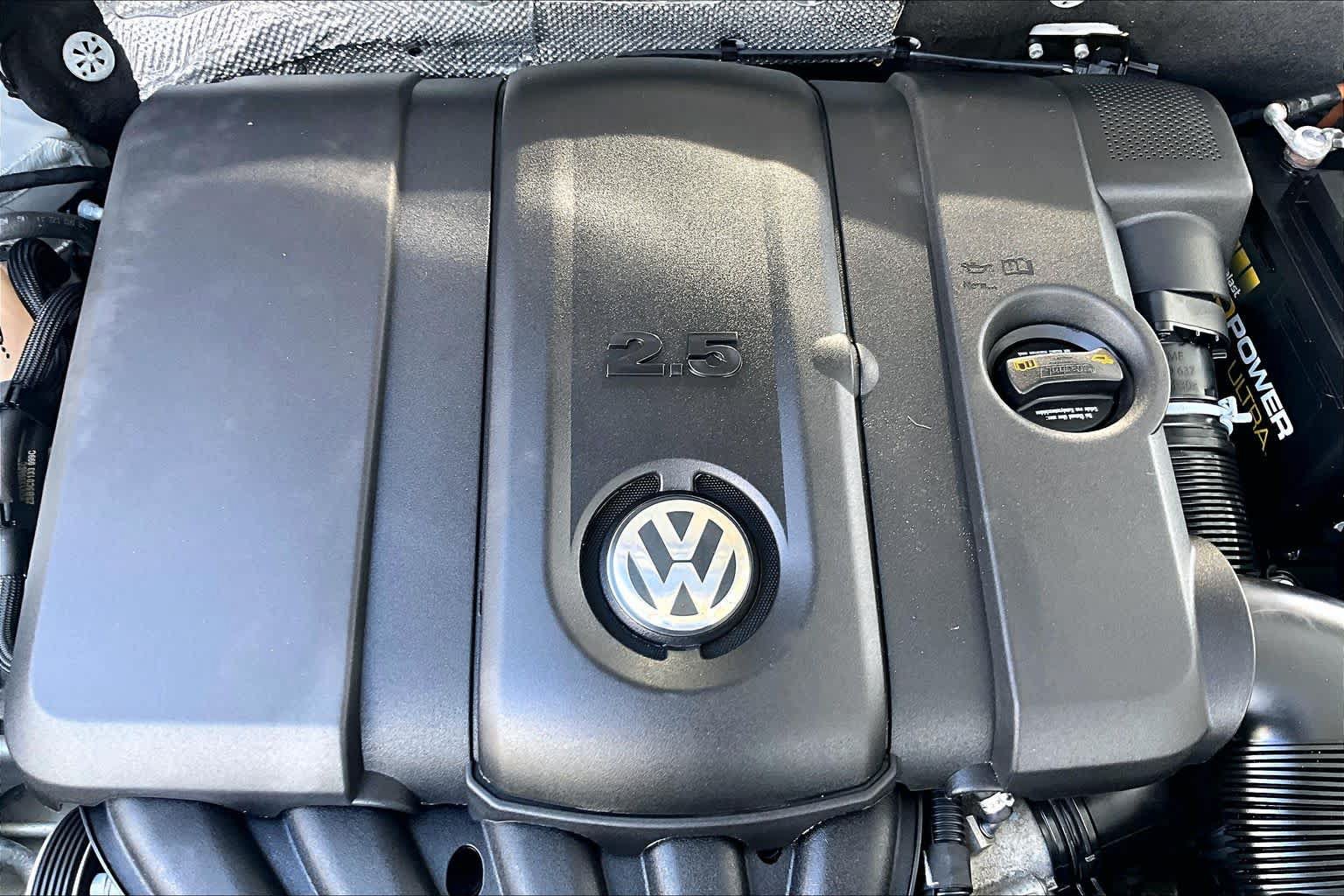 Used 2012 Volkswagen Beetle 2.5 FWD image 28