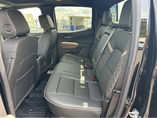 New 2026 GMC Canyon Denali w/ LPO, Denali Black Edition AWD/4WD image 17
