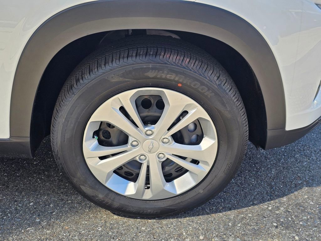 New 2026 Chevrolet Trax LS w/ Driver Confidence Package FWD image 9