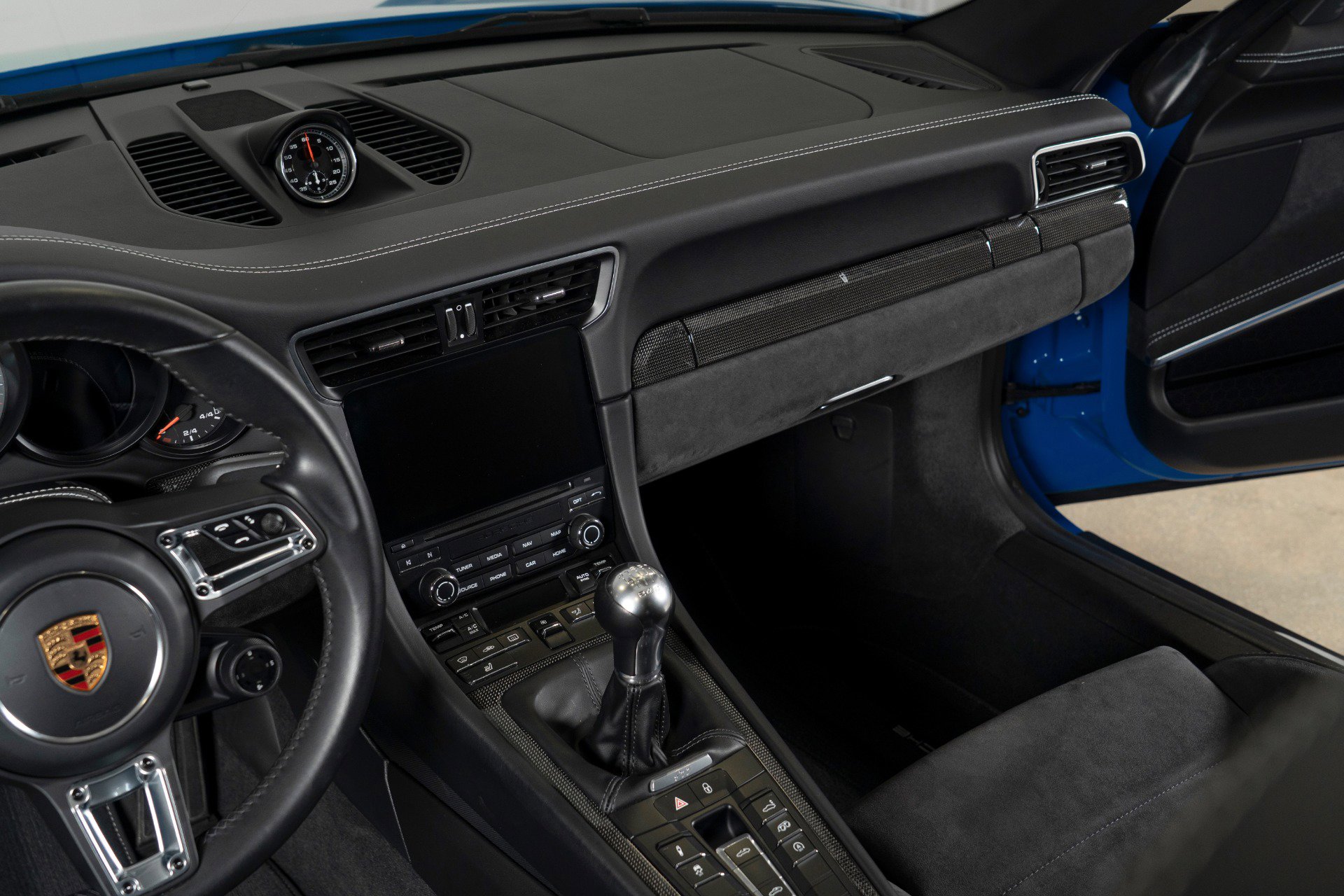Used 2018 Porsche 911 Targa 4 GTS image 22