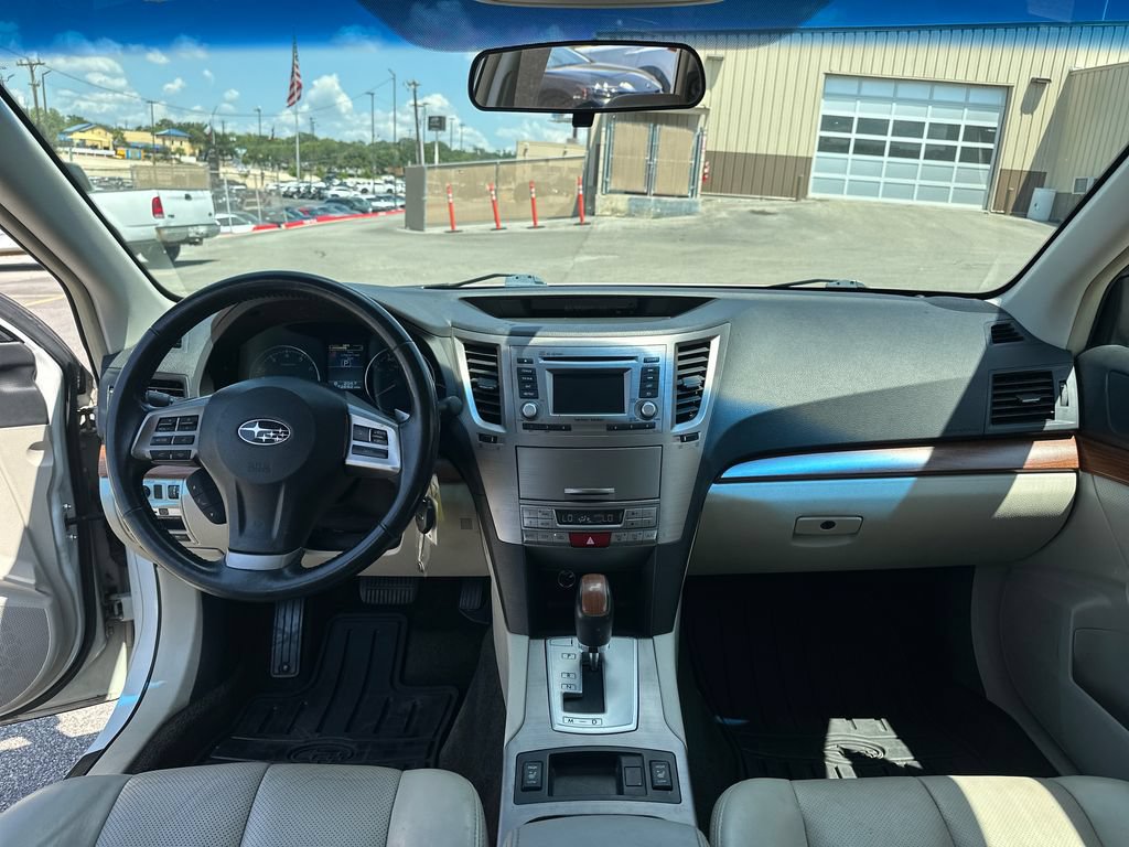 Used 2014 Subaru Outback 2.5i Limited w/ Accessory Value Package (OYT) AWD/4WD image 14