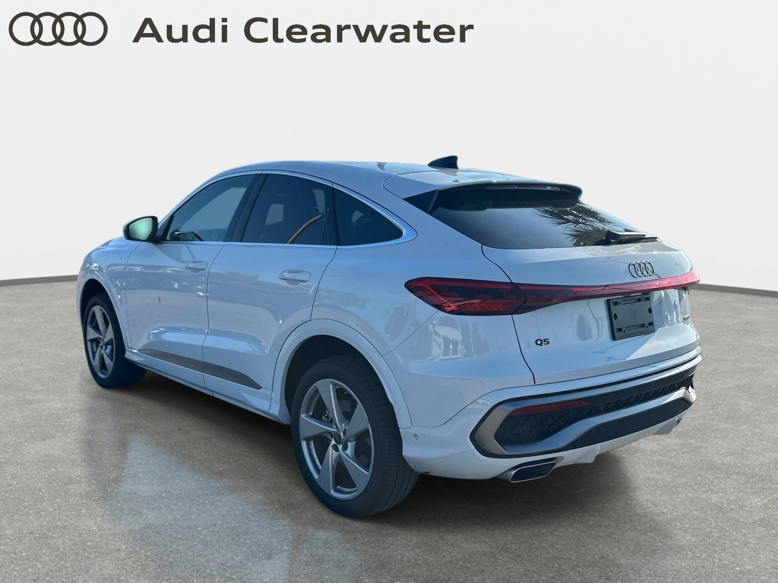Used 2025 Audi Q5 Premium Plus w/ Premium Plus AWD/4WD image 2