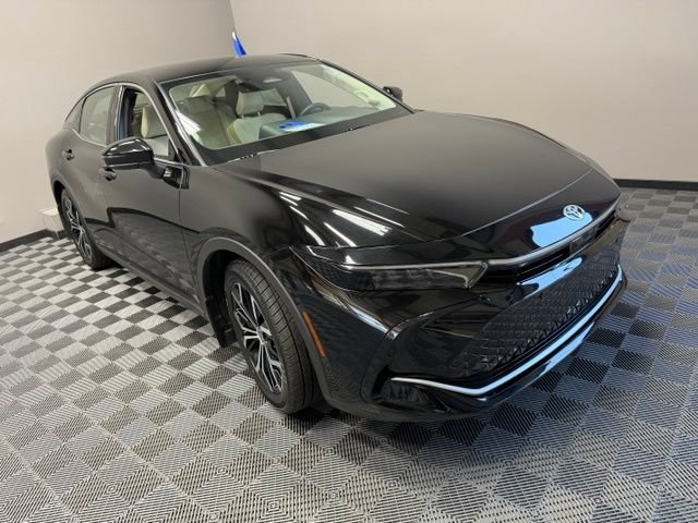 Used 2024 Toyota Crown AWD/4WD image 2
