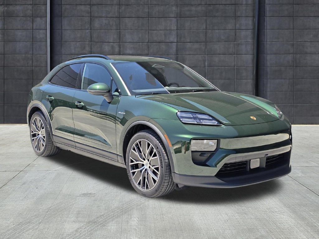 New 2026 Porsche Macan Electric RWD image 6