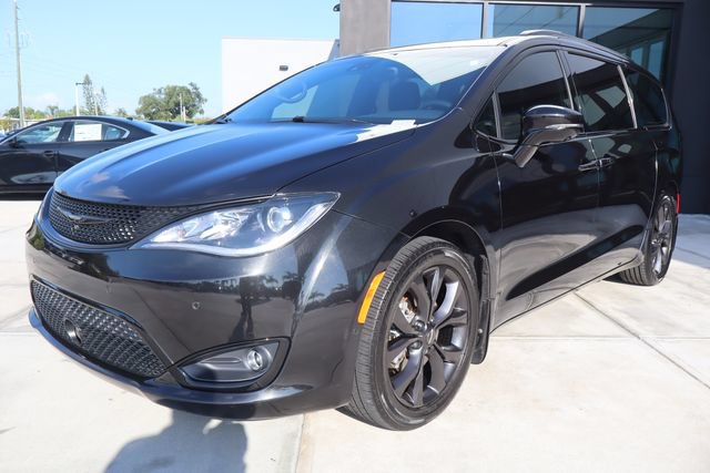 Used 2019 Chrysler Pacifica Limited FWD image 8