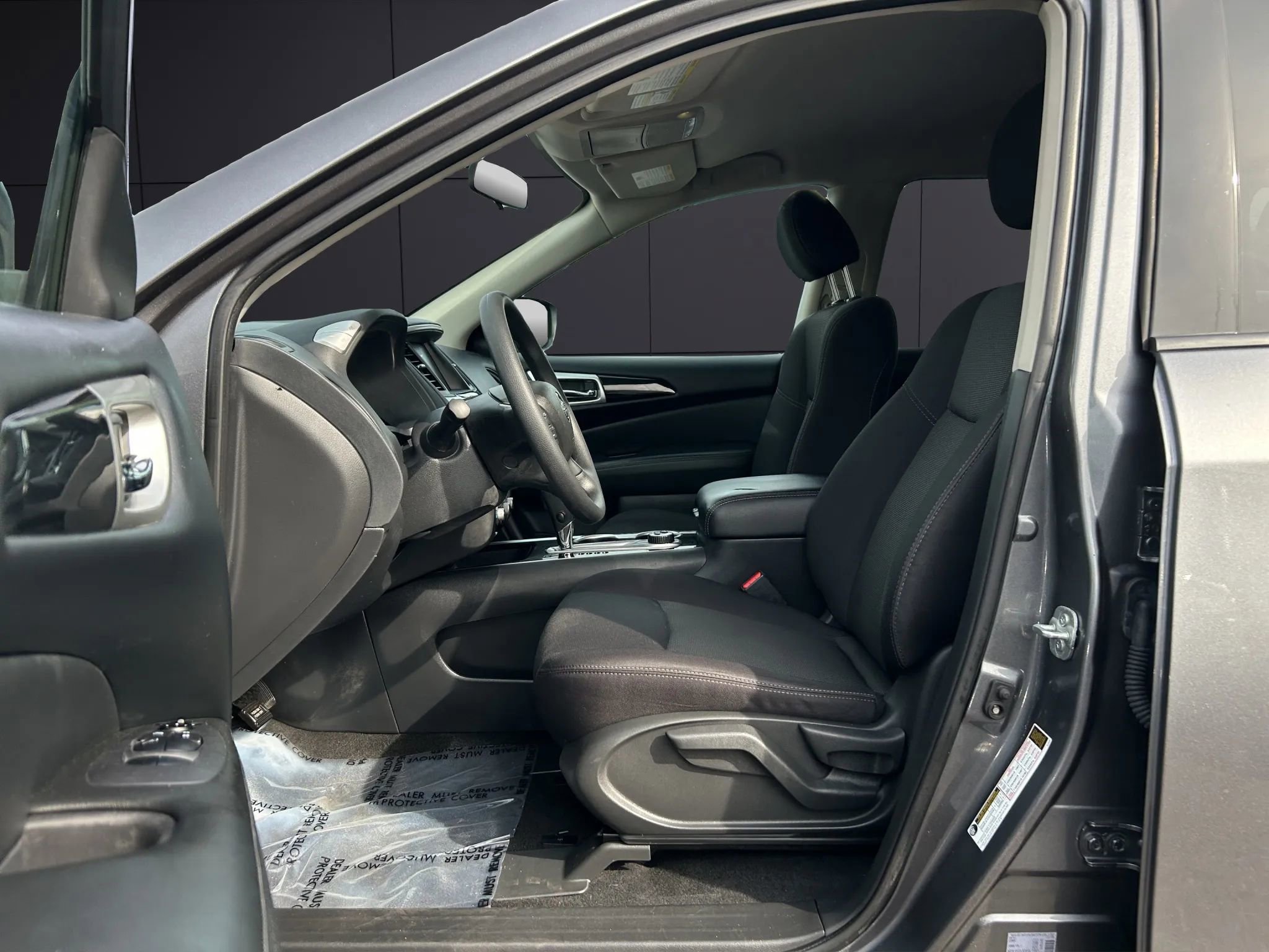 Used 2020 Nissan Pathfinder S image 10