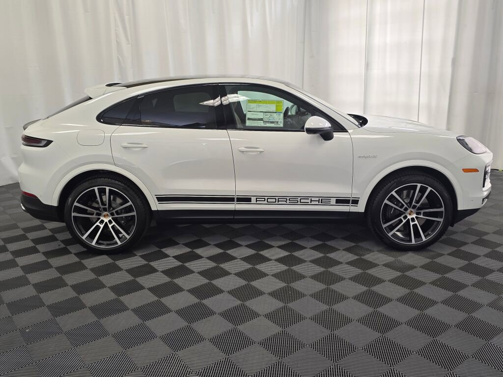 New 2025 Porsche Cayenne E-Hybrid Coupe image 9