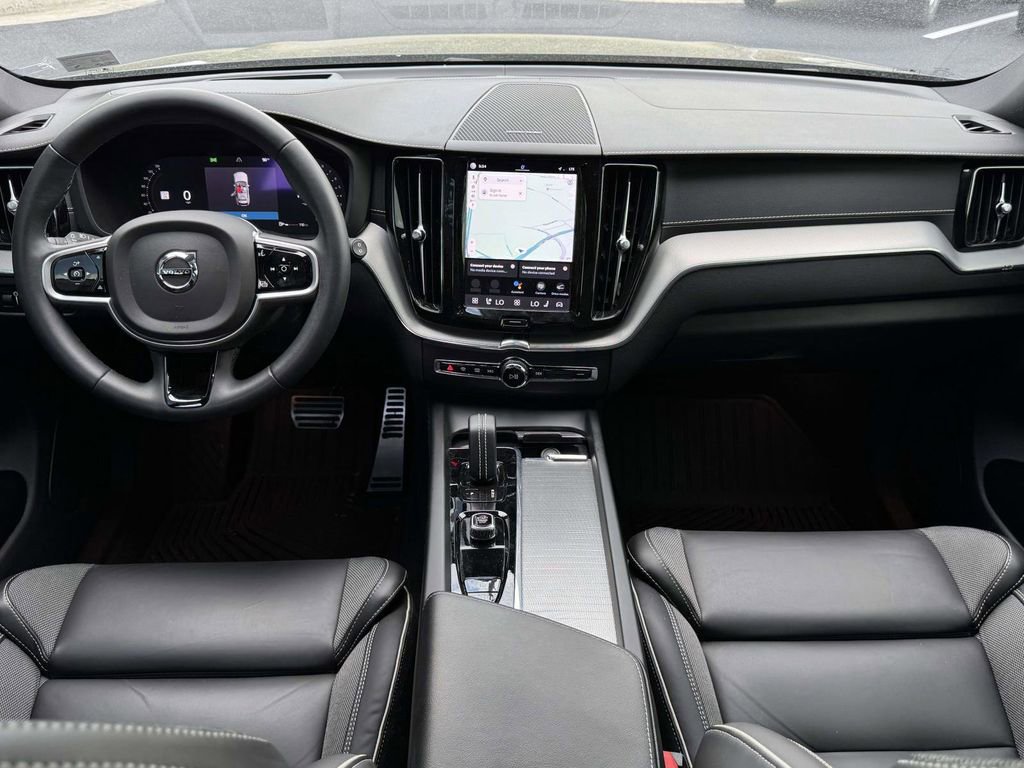 Used 2022 Volvo XC60 B6 R-Design w/ Advanced Package AWD/4WD image 3