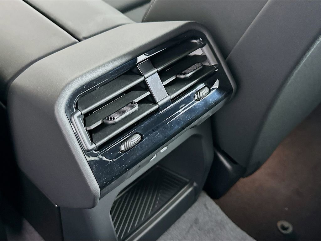 New 2026 BMW 530i xDrive image 32