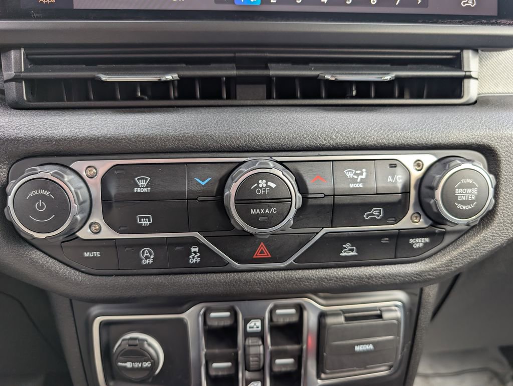 Used 2024 Jeep Wrangler Sport S image 29