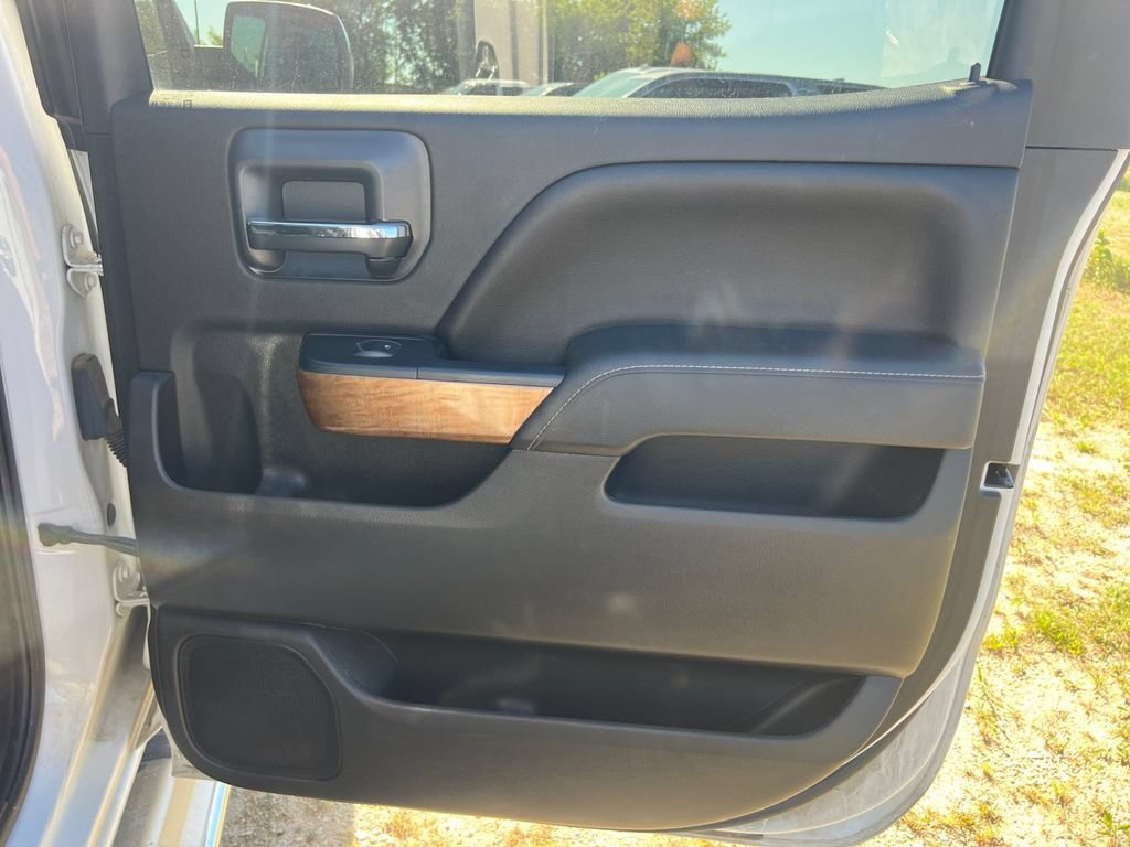 Used 2015 Chevrolet Silverado 1500 LTZ w/ LTZ Plus Package AWD/4WD image 28