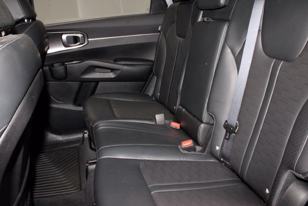 Used 2024 Kia Sorento S FWD image 23