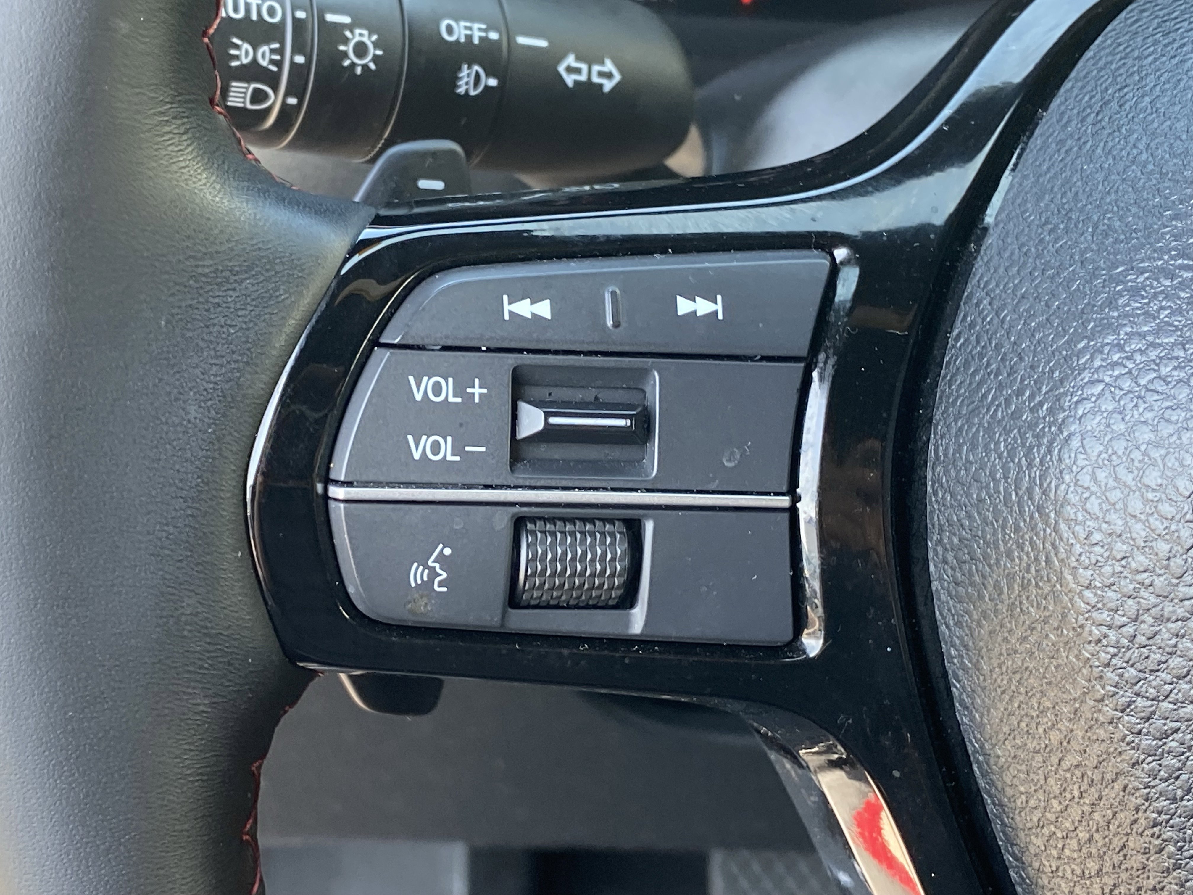 Used 2025 Honda Pilot Black Edition image 25