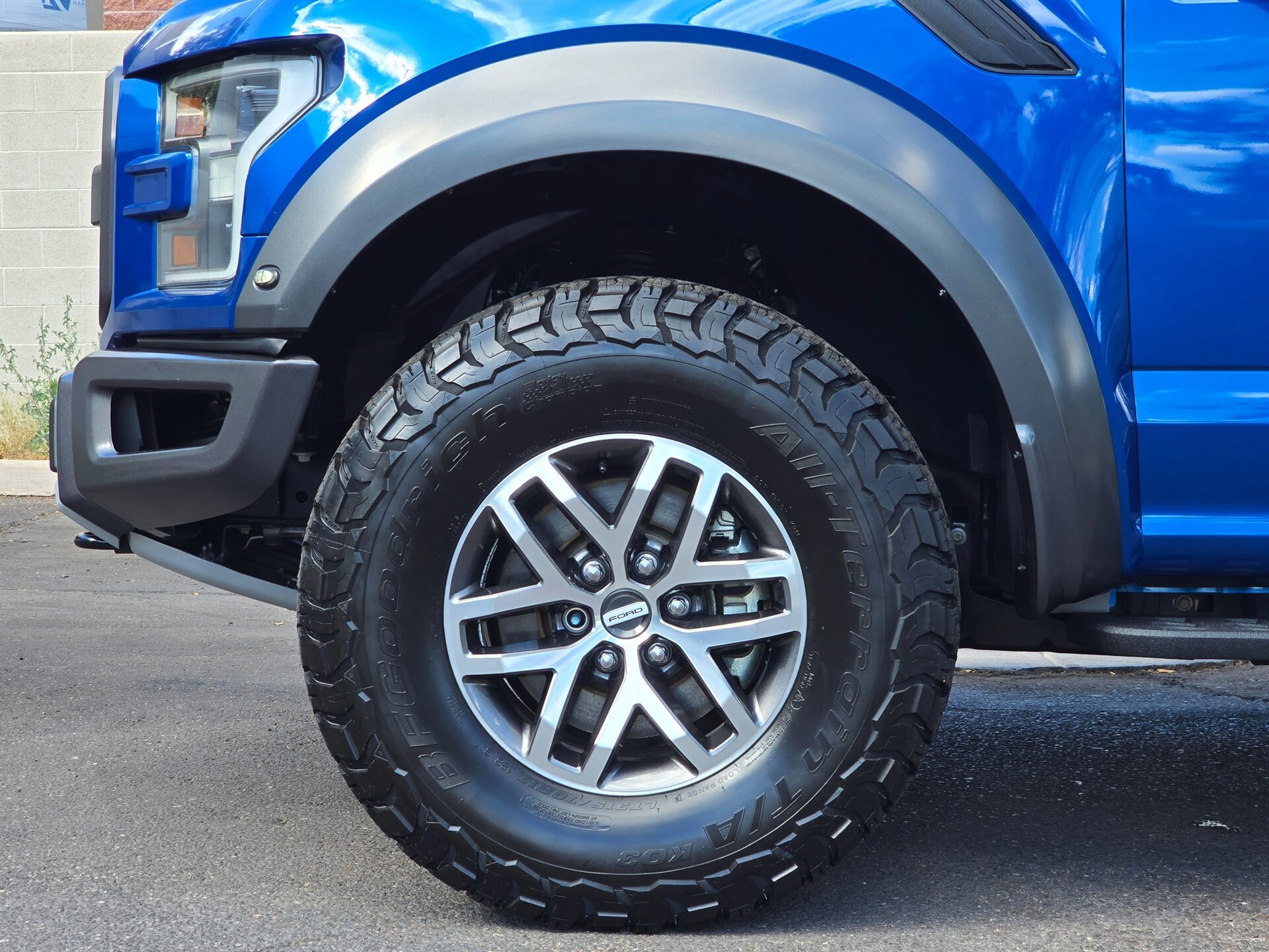 Used 2017 Ford F150 Raptor w/ Equipment Group 802A Luxury AWD/4WD image 45