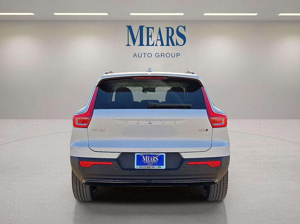 New 2026 Volvo XC40 B5 Plus w/ Protection Package Premier AWD/4WD image 4