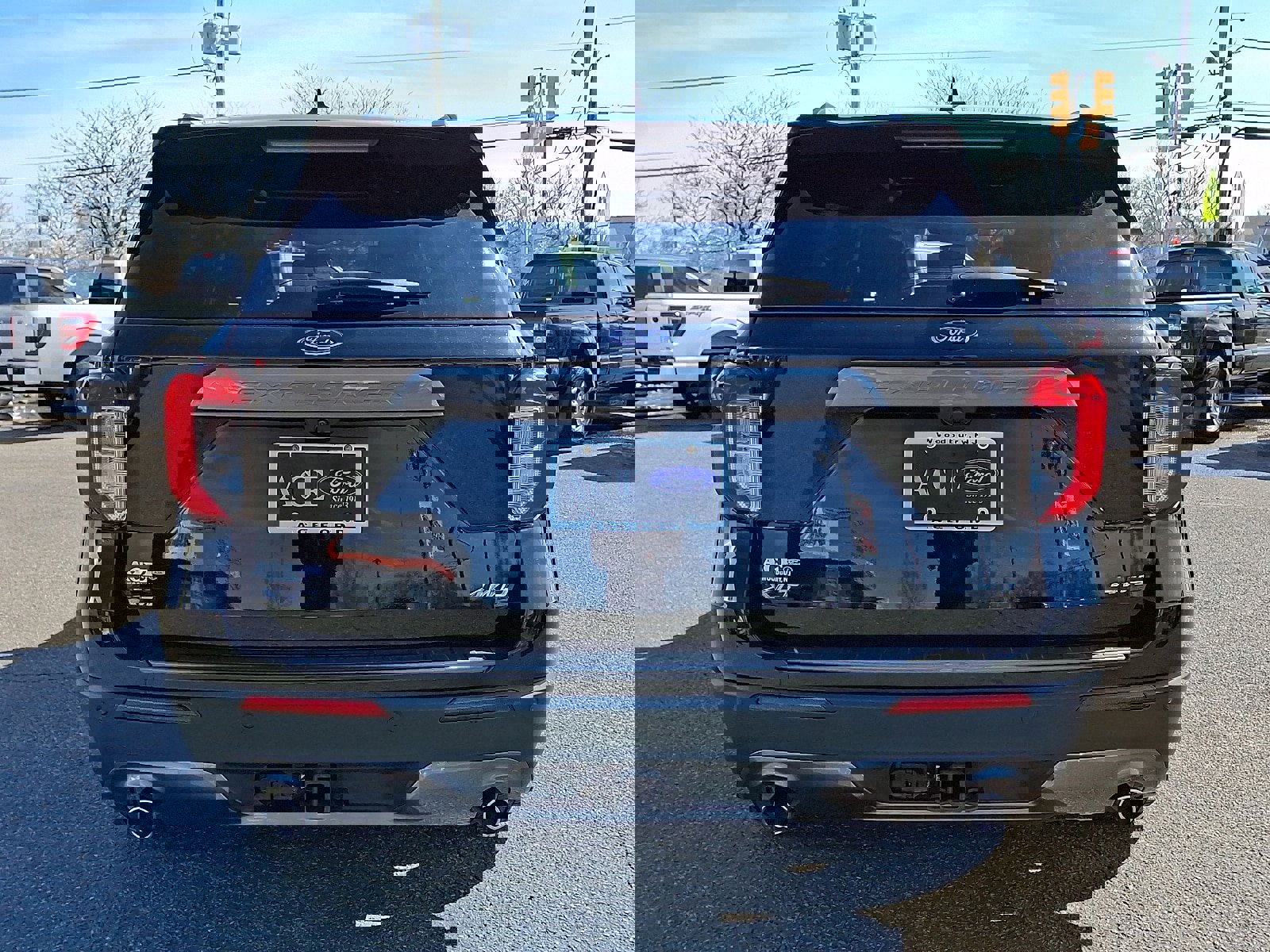 Certified 2023 Ford Explorer XLT w/ Equipment Group 202A image 5