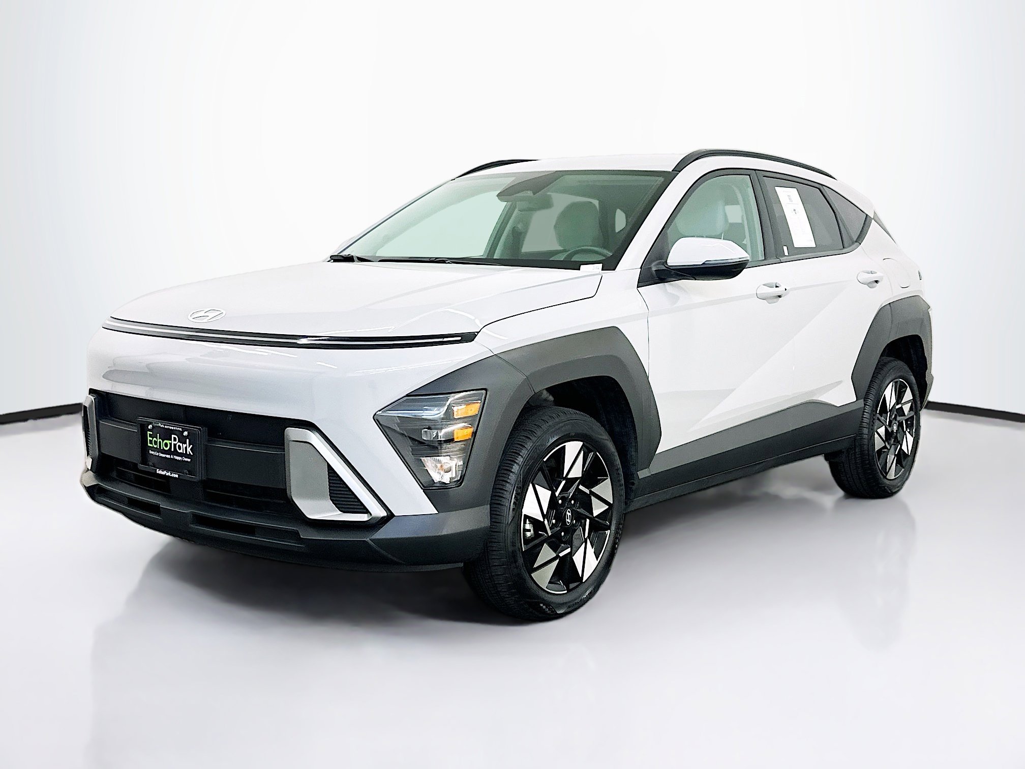 Used 2025 Hyundai Kona SEL AWD/4WD image 3