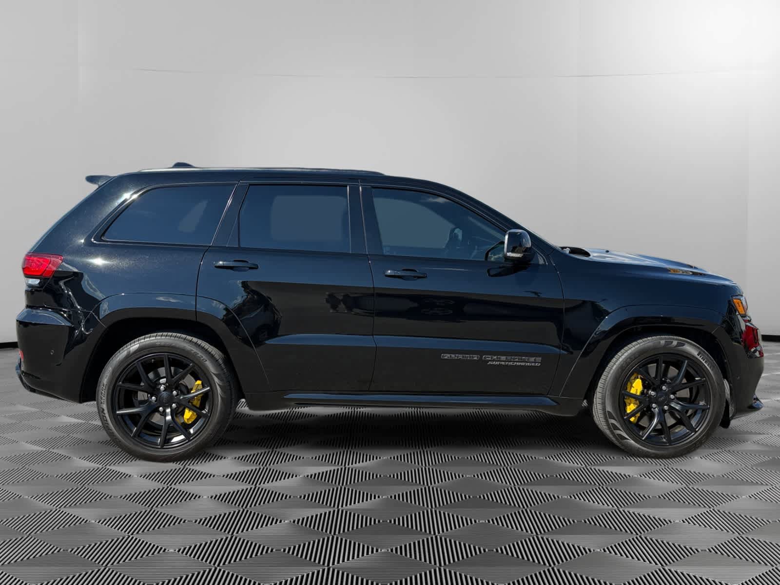 Used 2021 Jeep Grand Cherokee Trackhawk AWD/4WD image 6