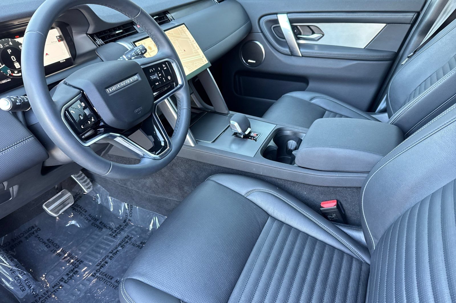 Certified 2025 Land Rover Discovery Sport Dynamic SE AWD/4WD image 9