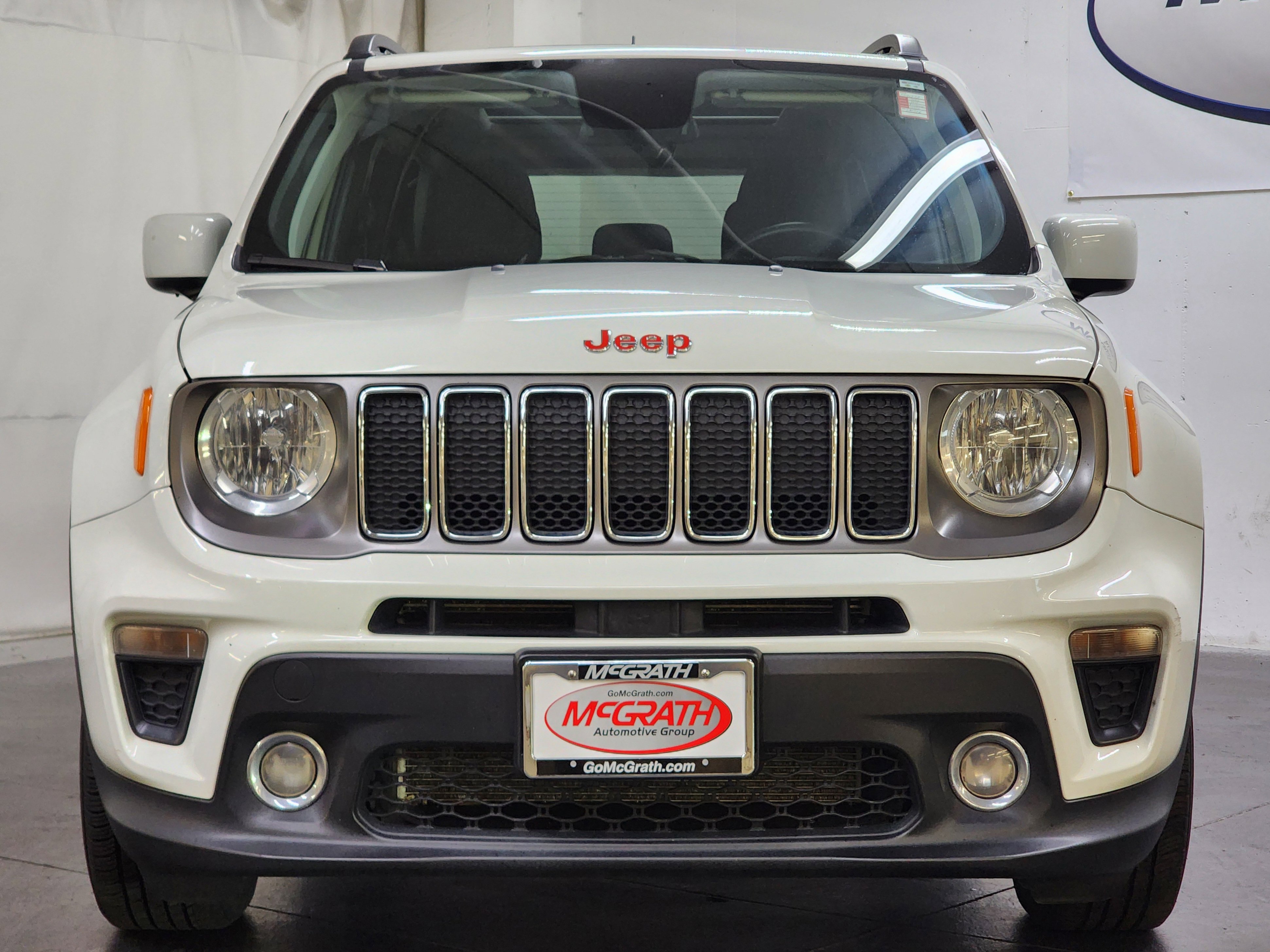 Used 2020 Jeep Renegade Latitude w/ UConnect 8.4 Nav Group FWD image 12