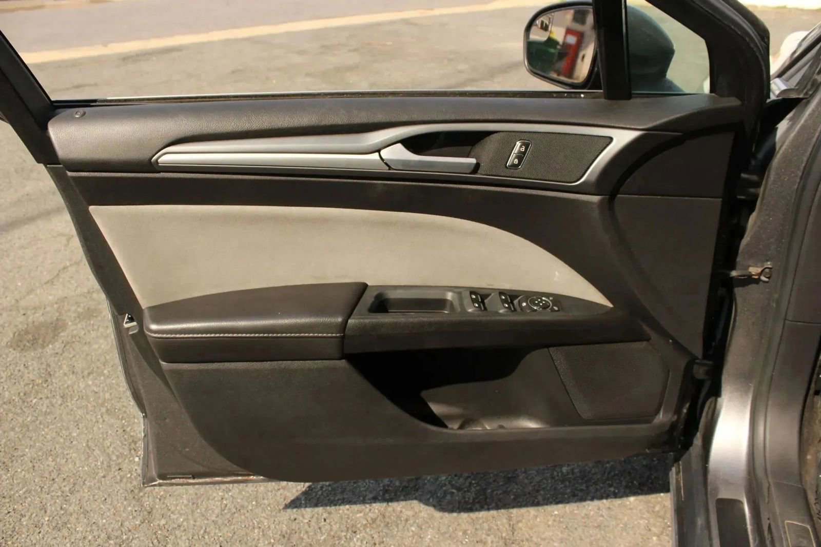 Used 2014 Ford Fusion S FWD image 12