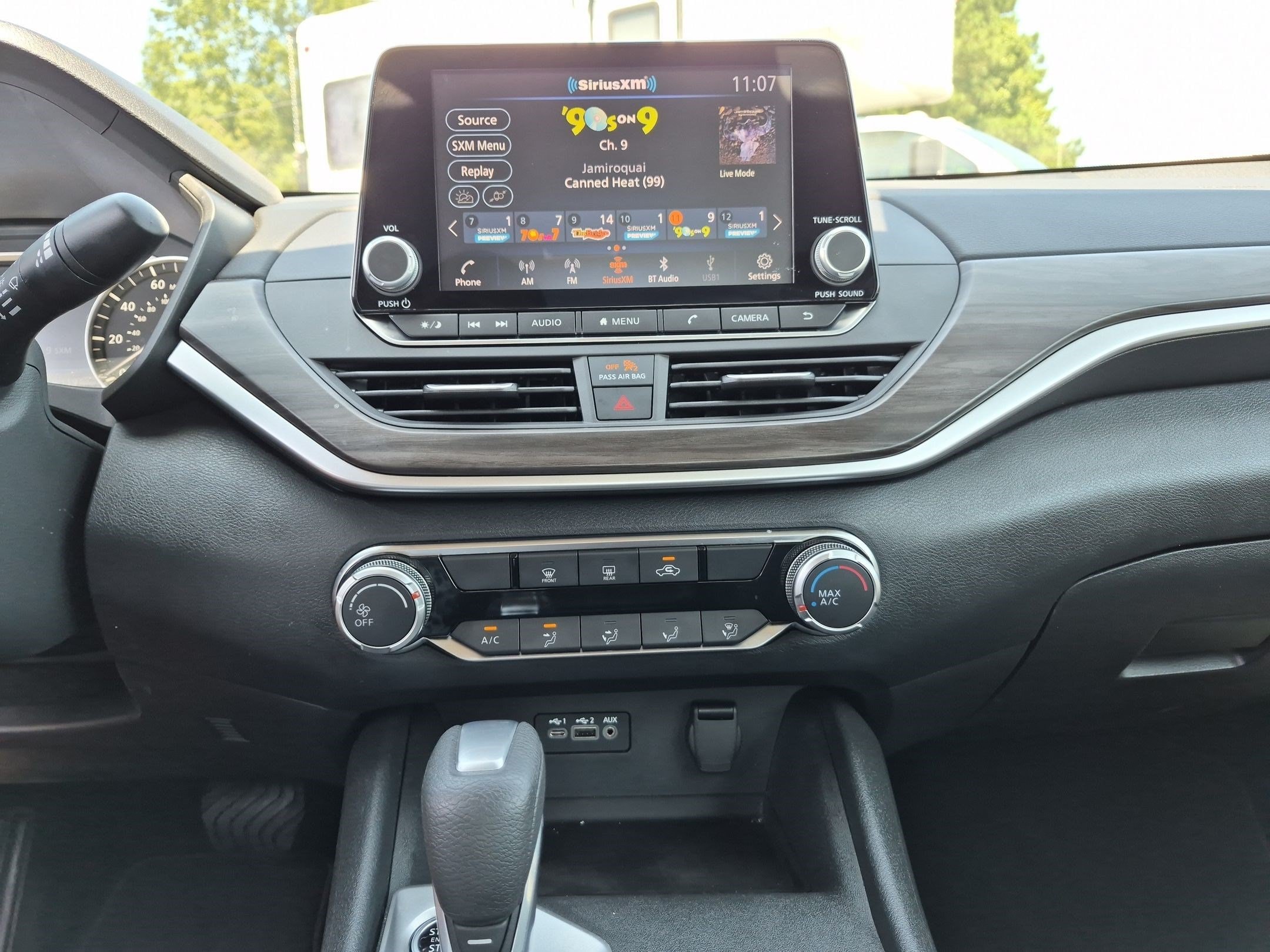 Used 2025 Nissan Altima 2.5 SV FWD image 22