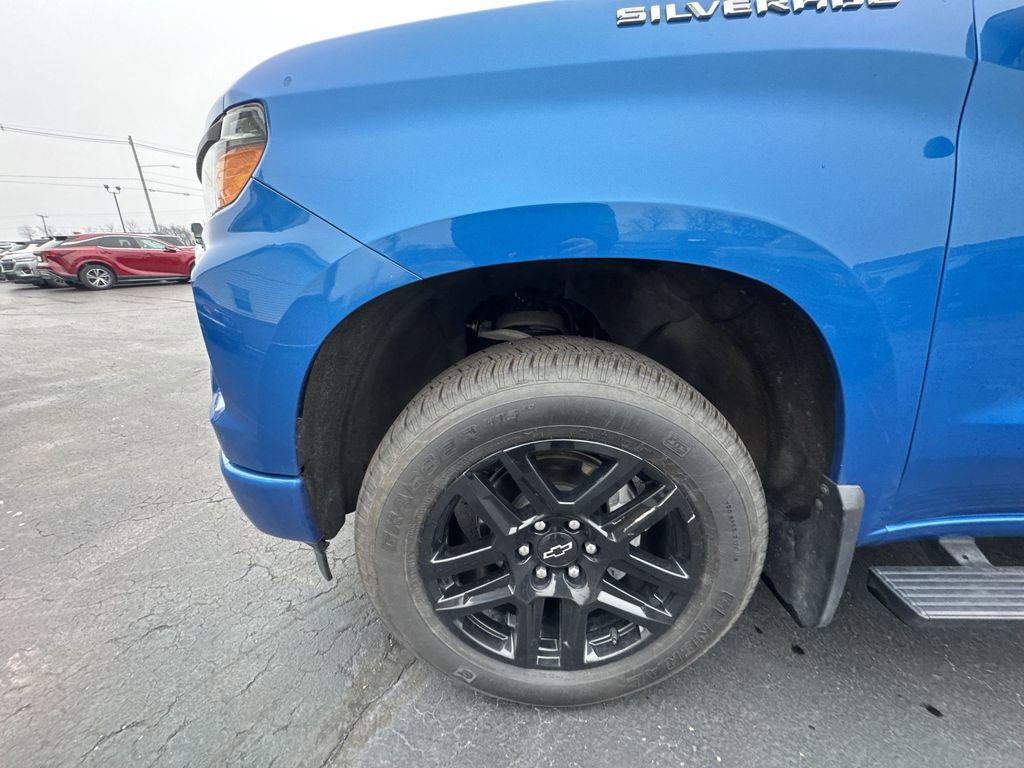 Used 2024 Chevrolet Silverado 1500 Custom image 10