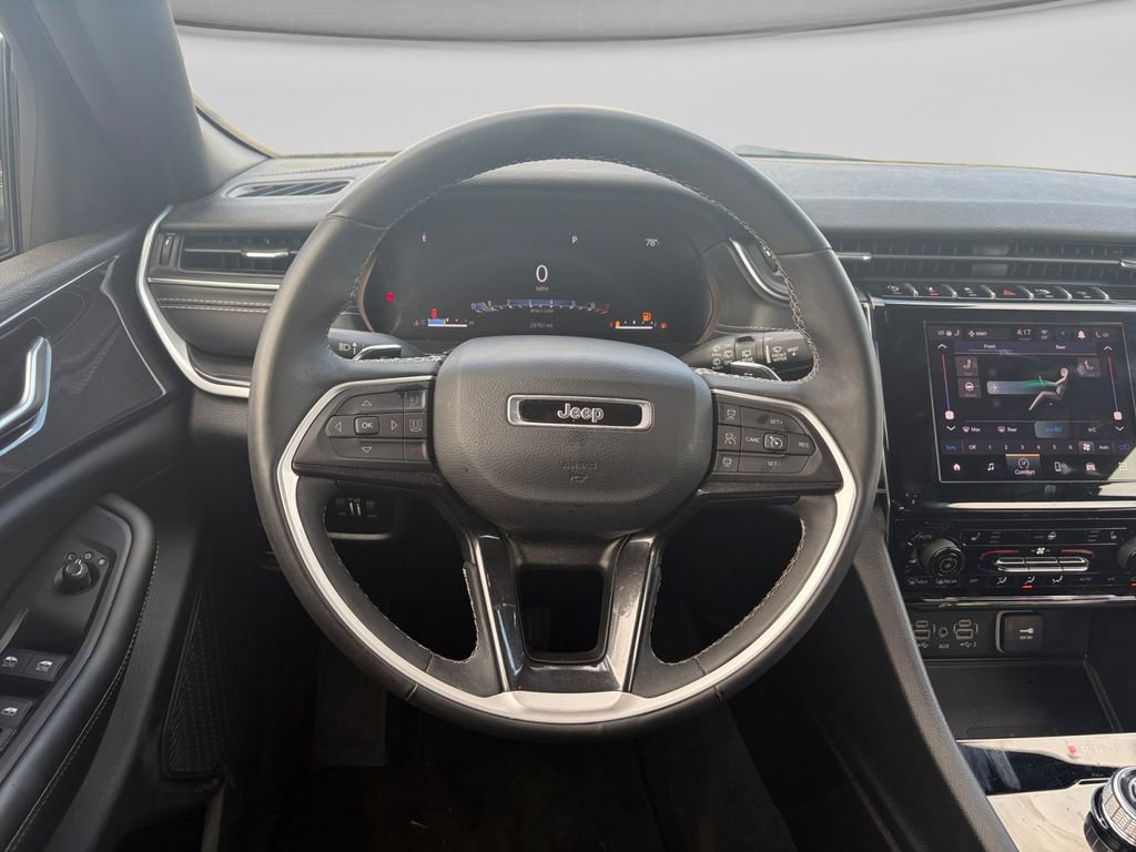 Used 2023 Jeep Grand Cherokee L Laredo AWD/4WD image 17