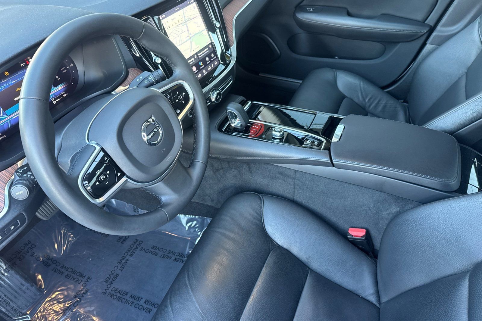 Used 2023 Volvo S60 T8 Plus w/ Climate Package image 9