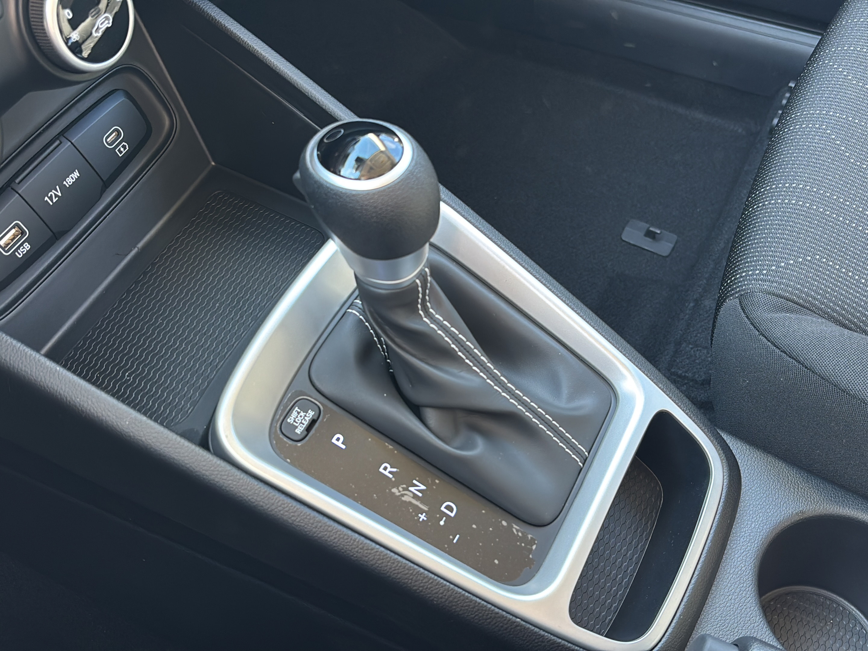 New 2026 Hyundai Venue SE FWD image 18