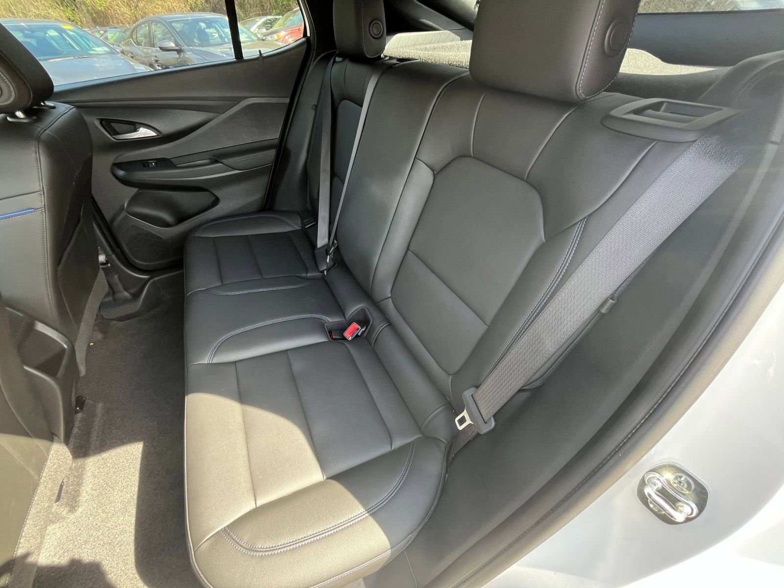 Used 2025 Buick Envista Sport Touring image 34