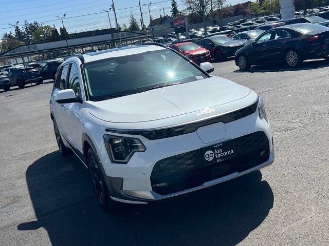 Certified 2024 Kia Niro Wave w/ Wave Preserve Package FWD image 5